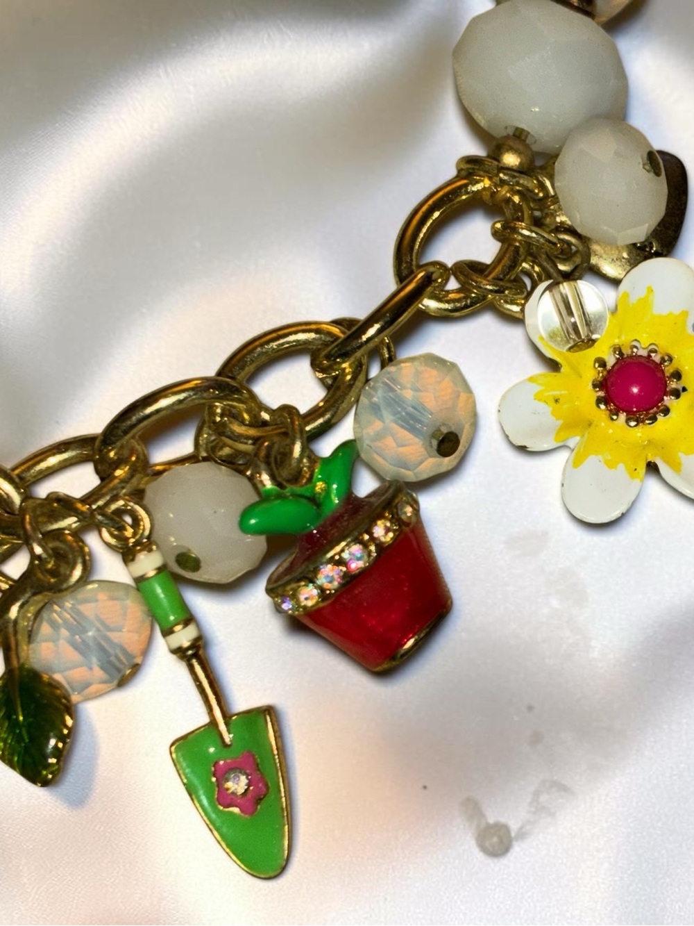BETSEY JOHNSON Vintage Chick Garden Party Backyard Garden Spring Chick Bracelet - Picture 4 of 6